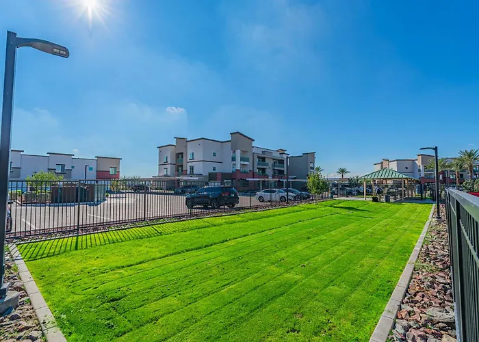 Steps From Stadium With Balcony Pool Gym Parking Wd Apartament *