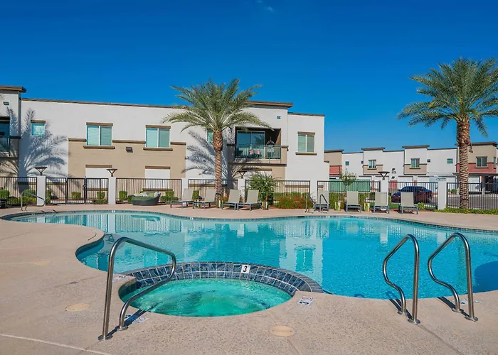 Steps From Stadium With Balcony Pool Gym Parking Wd