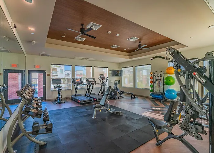 Steps From Stadium With Balcony Pool Gym Parking Wd Apartament