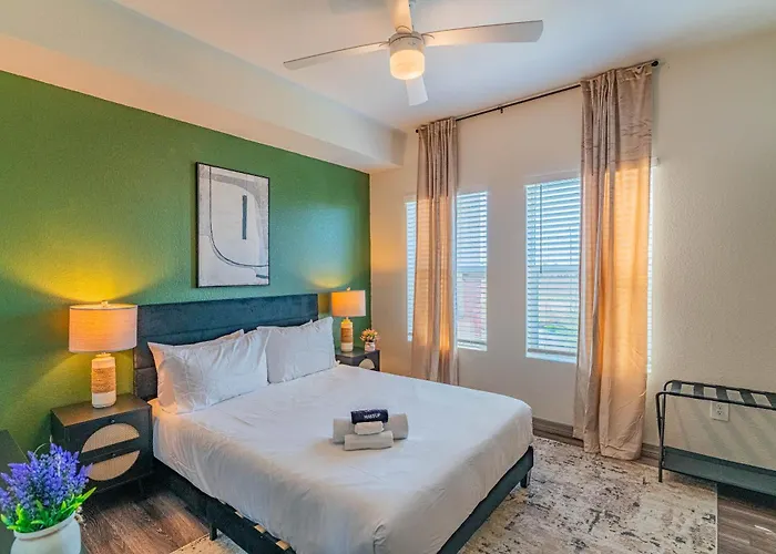 Steps From Stadium With Balcony Pool Gym Parking Wd Apartament *