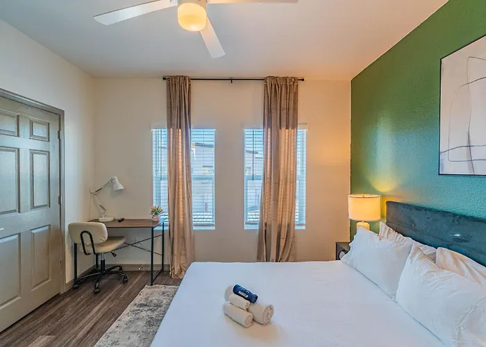 Apartament Steps From Stadium With Balcony Pool Gym Parking Wd Glendale